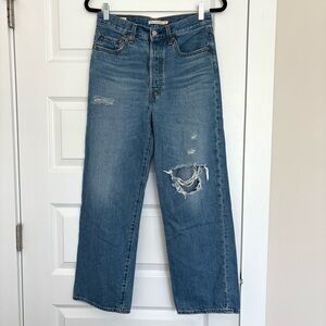 Levi’s Ribcage Straight Ankle Jeans